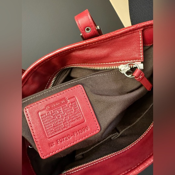 Coach F11396 Hampton Gallery Red Leather Tote Contrast White Stitch Handbag - Picture 6 of 6